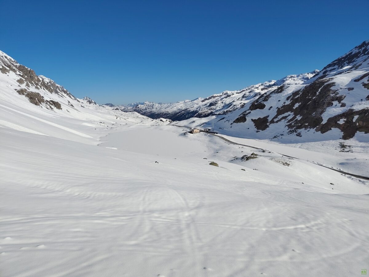 Blick zum Flüela Hospiz